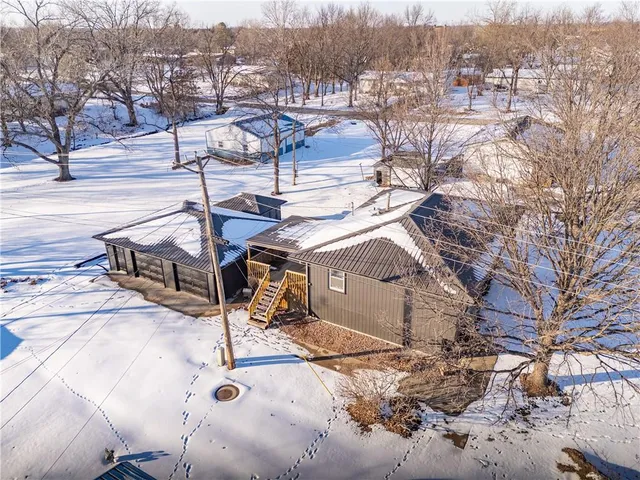 $249,000 | 716 Shea Street, Burlington, KS 66839