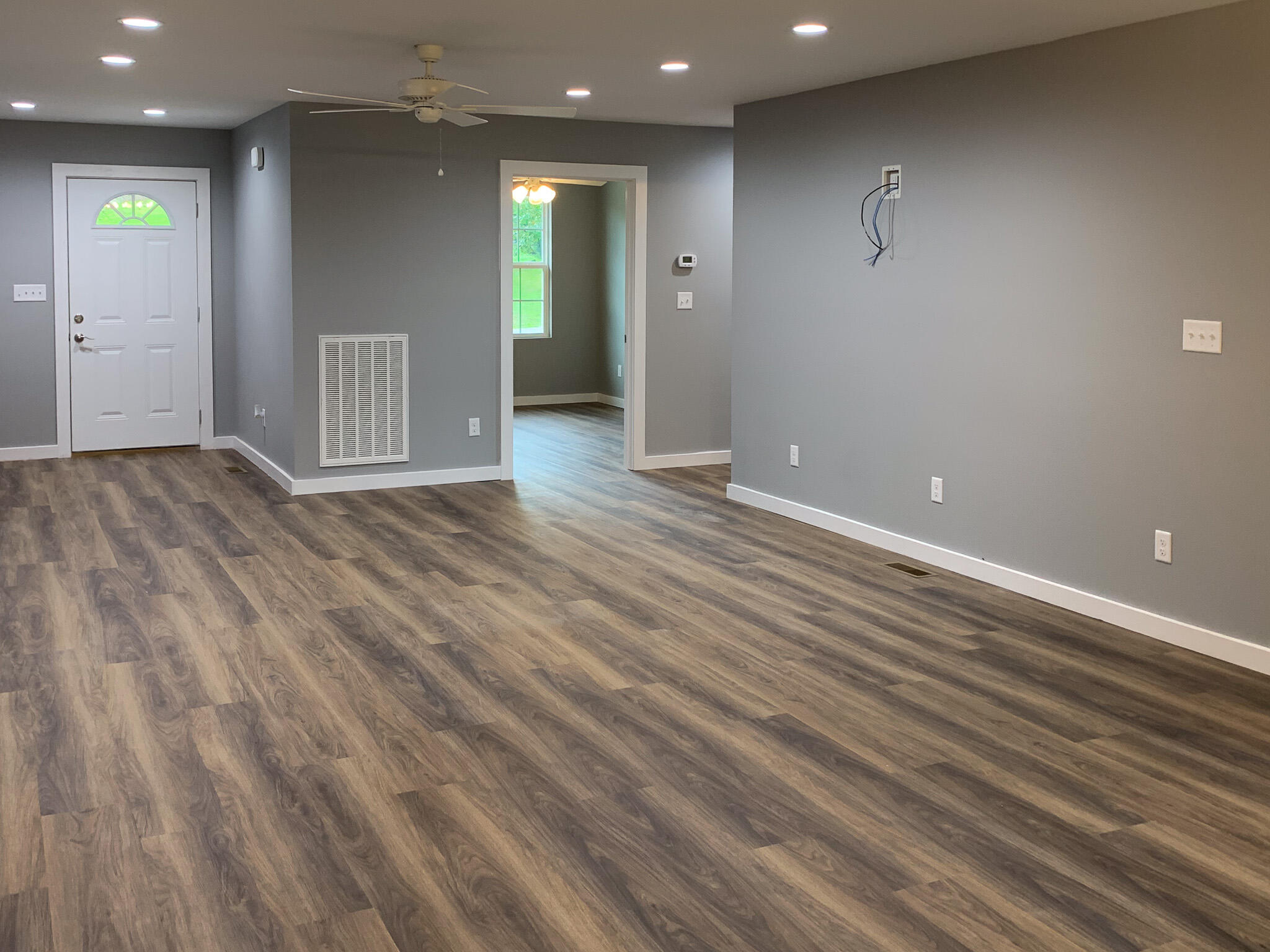 268 Palm Street Whitwell, TN 37397 - Photo 3 of 15 IMG_2103 2-2