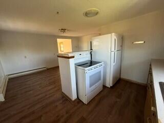 1304 Terminal Road Grafton, WI 53024 - Photo 14 of 17 Kitchen