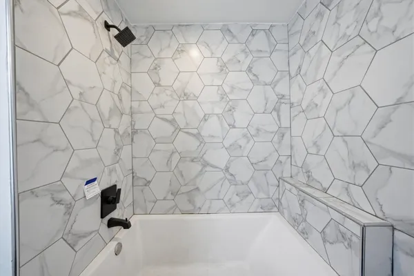 $224,900 | 1414 West 73rd Place, Chicago, IL 60636