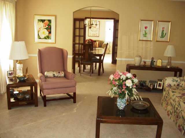 945 Vernon Road Bexley, OH 43209 - Photo 4 of 5
