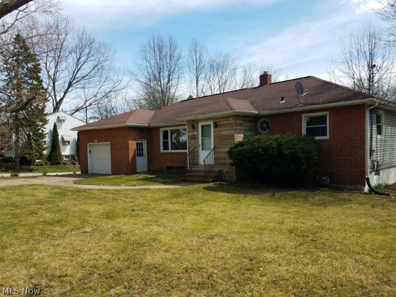 886 Alfred Road Akron, OH 44306 - Photo 2 of 33