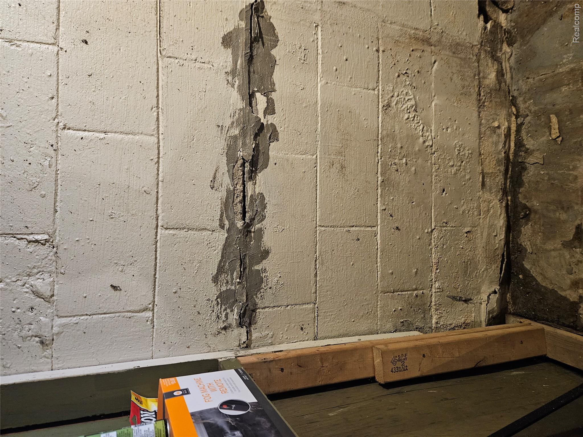 20717 Moross Road Detroit, MI 48224 - Photo 5 of 5 Basement Walls