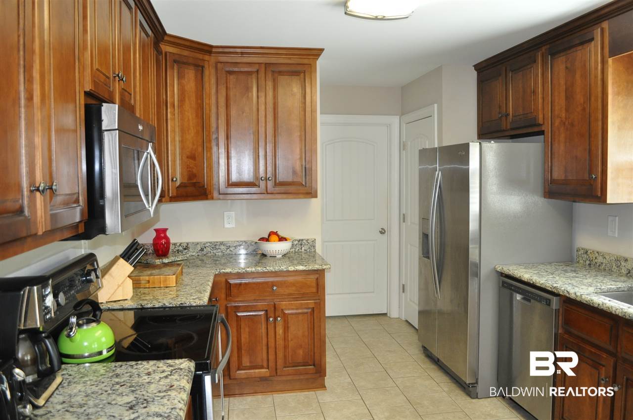 629 Pine Street Saraland, AL 36571 - Photo 5 of 17 Kitchen