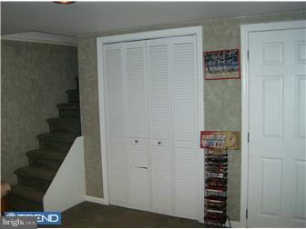 2759 Maxwell Street Philadelphia, PA 19136 - Photo 11 of 12 Family Room