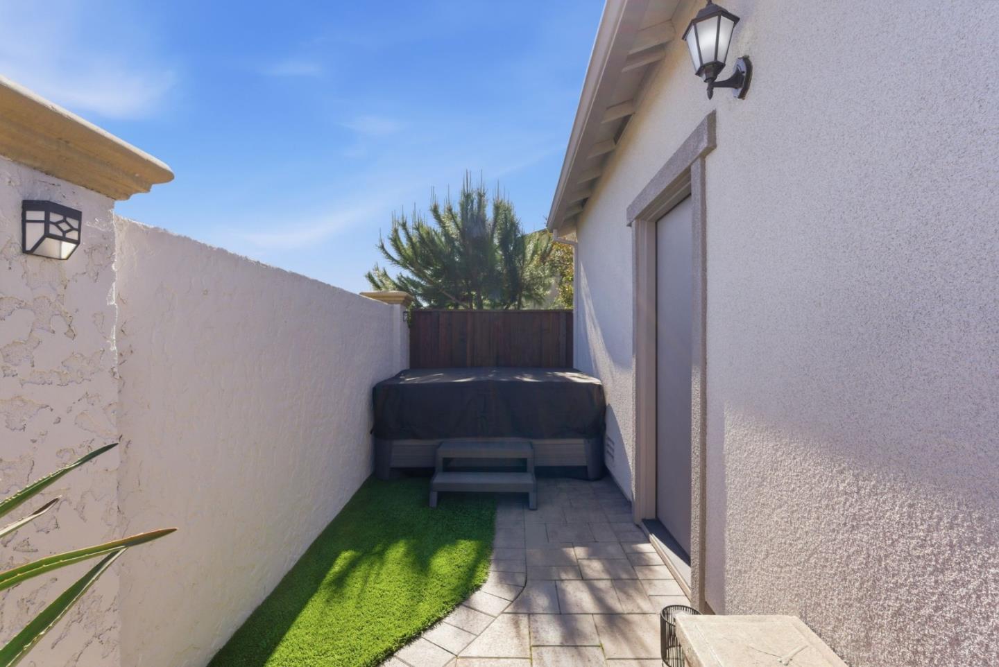 1325 Hernandez Way Gilroy, CA 95020 - Photo 15 of 31