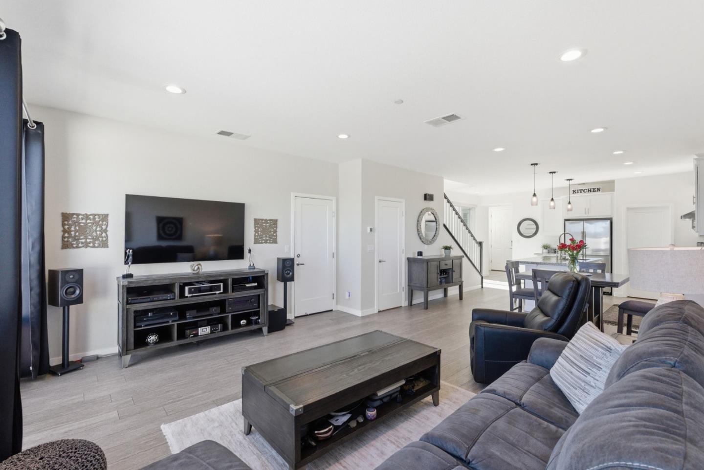 1325 Hernandez Way Gilroy, CA 95020 - Photo 10 of 31