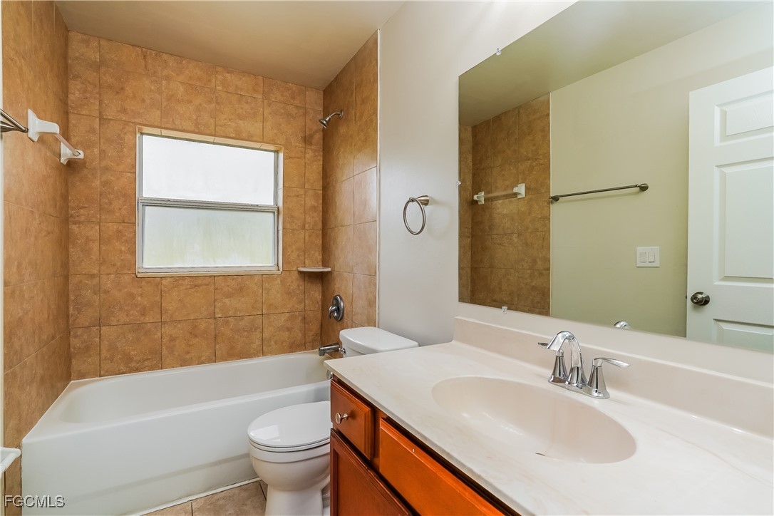 427 Vanetta Drive Lehigh Acres, FL 33972 - Photo 4 of 16