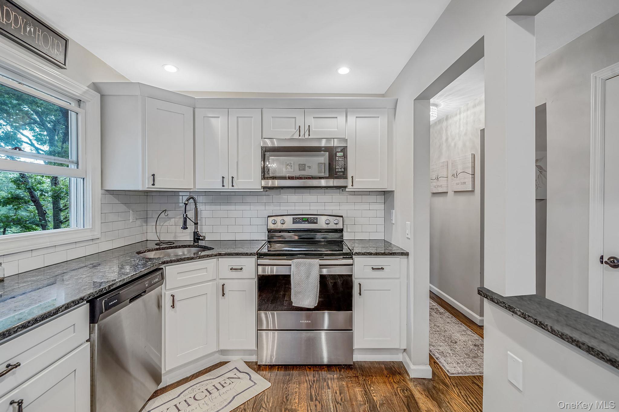 30 Sayville Road Sound Beach, NY 11789 - Photo 17 of 30