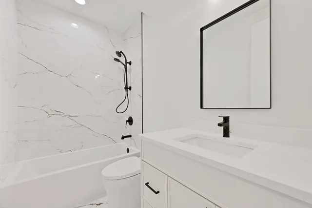 $1,450,000 | 1404 West George Street, Unit 1, Chicago, IL 60657