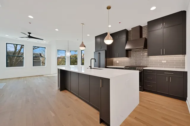 $1,450,000 | 1404 West George Street, Unit 1, Chicago, IL 60657