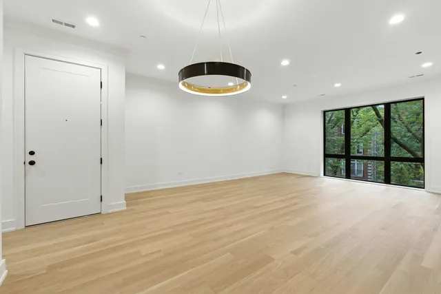 $1,450,000 | 1404 West George Street, Unit 1, Chicago, IL 60657