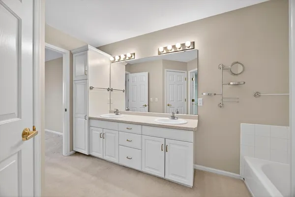 $320,000 | 1603 16th Avenue Southwest, Austin, MN 55912