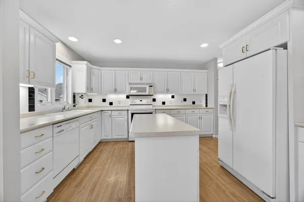$320,000 | 1603 16th Avenue Southwest, Austin, MN 55912