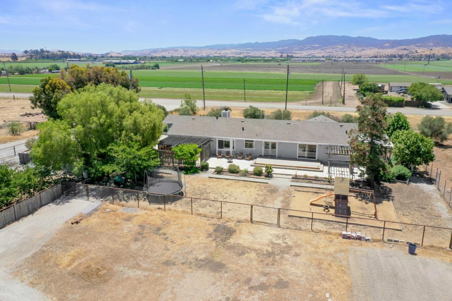 1150 Wright Road Hollister, CA 95023 - Photo 15 of 68