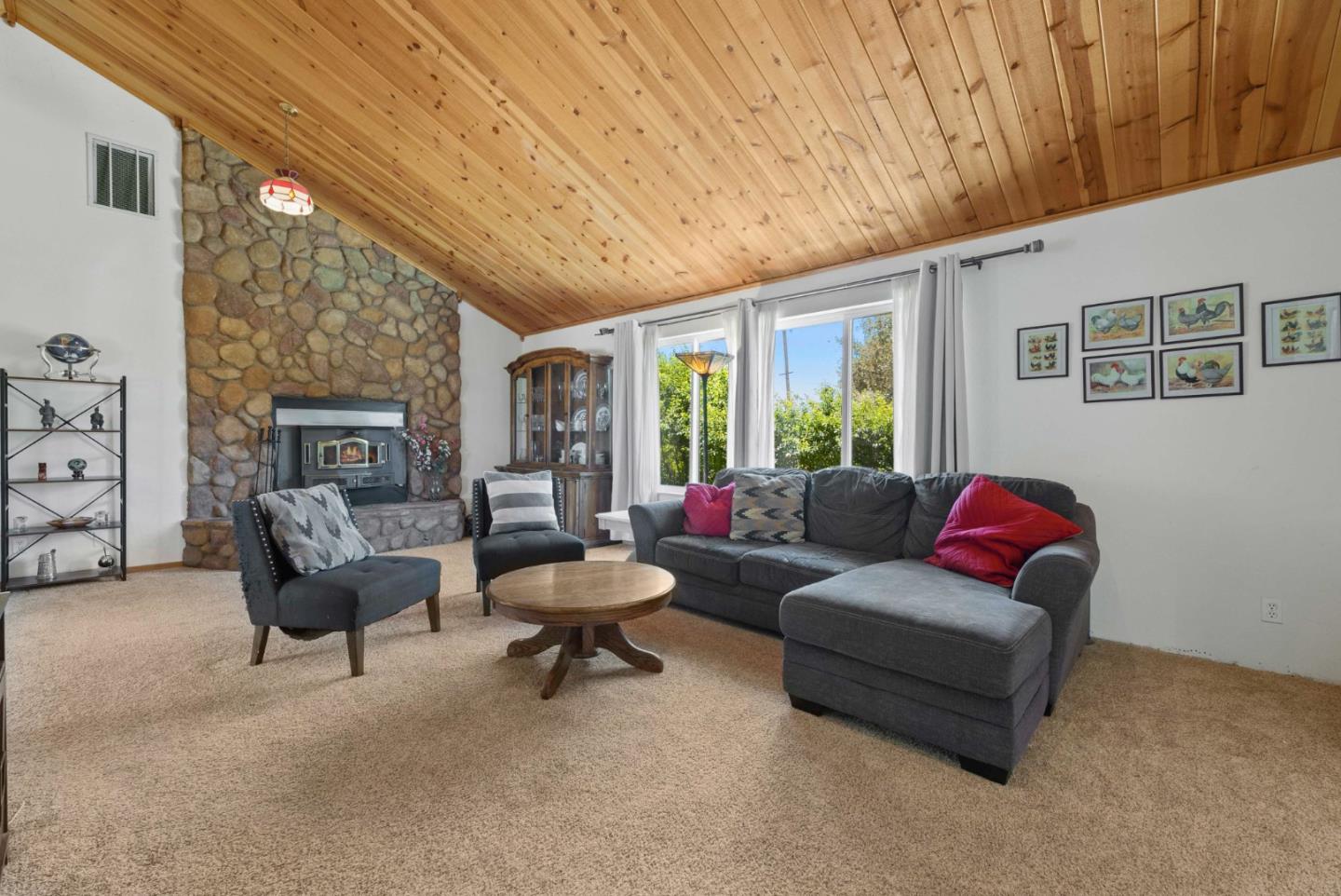 1150 Wright Road Hollister, CA 95023 - Photo 39 of 68 a living room with furniture and a window