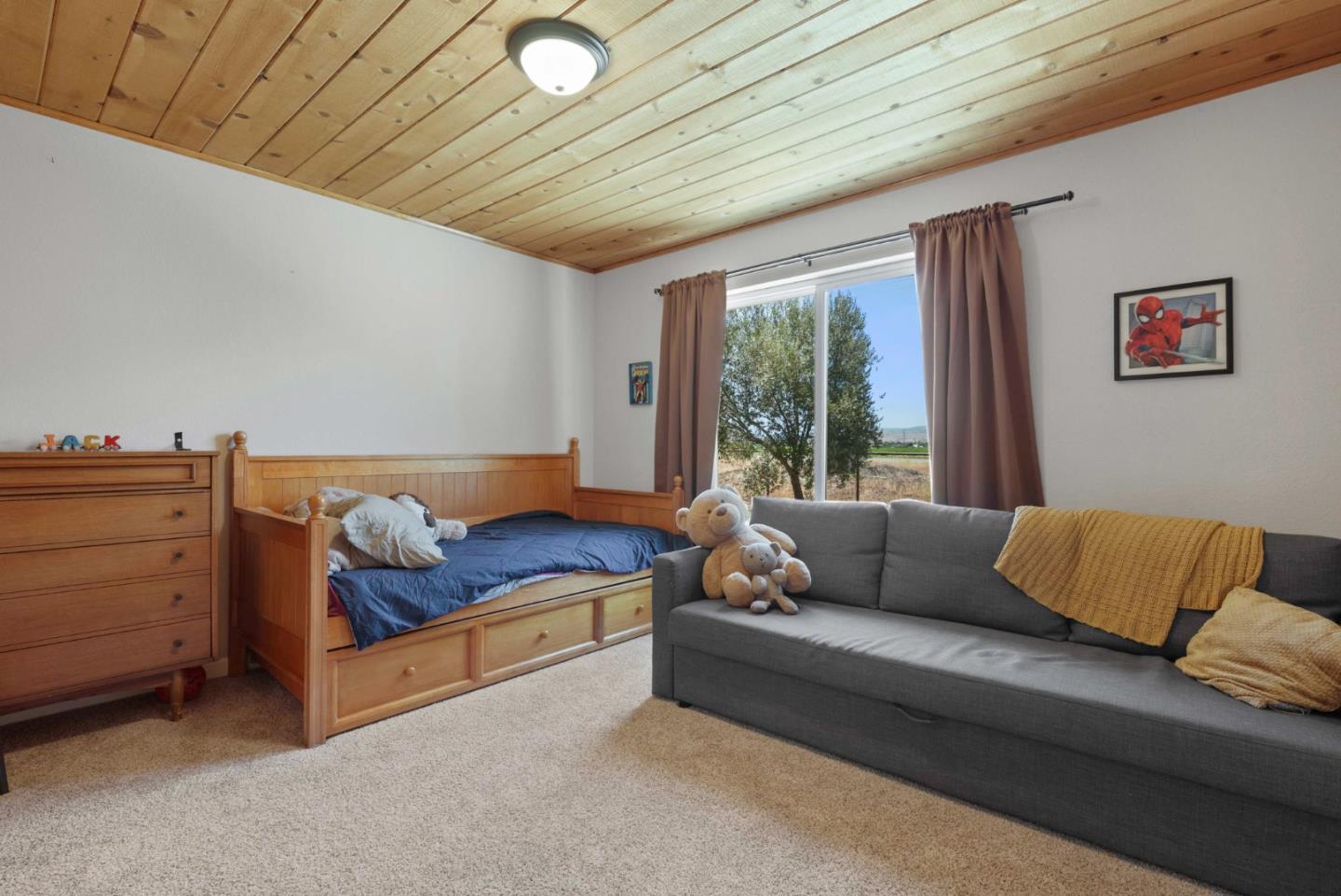 1150 Wright Road Hollister, CA 95023 - Photo 45 of 68 a living room with furniture and a window
