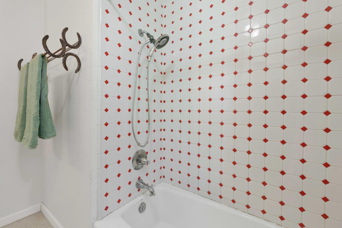 1150 Wright Road Hollister, CA 95023 - Photo 59 of 68 a bathroom with a shower