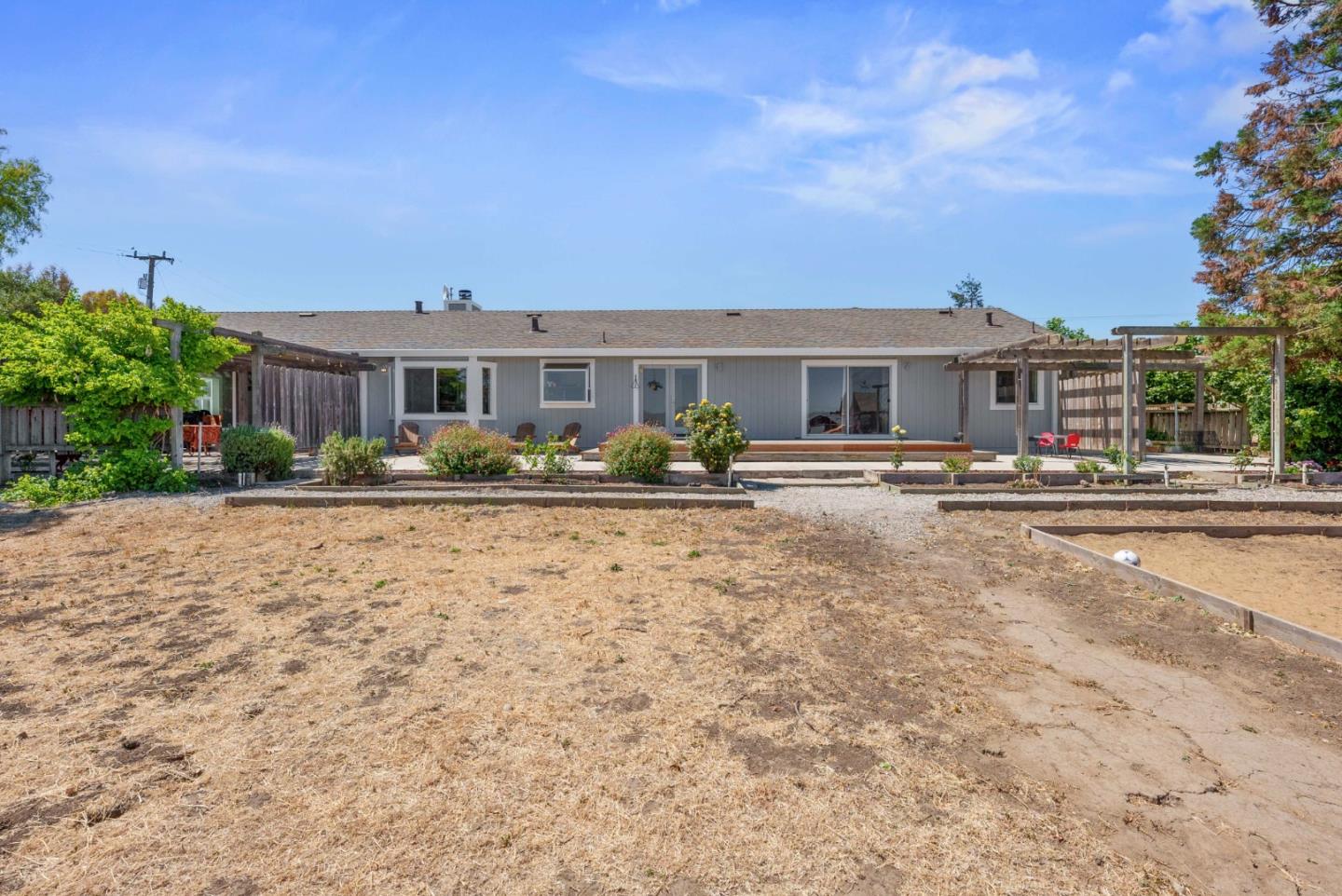 1150 Wright Road Hollister, CA 95023 - Photo 7 of 68 a front view of house with yard