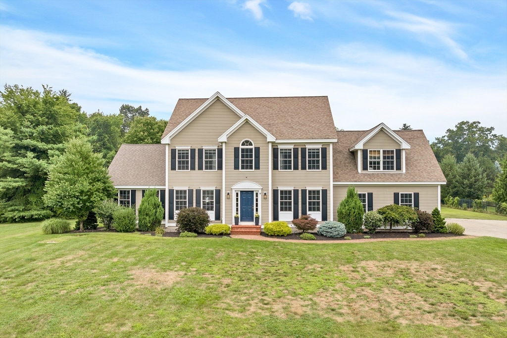 15 Hunt Road Kingston, NH 03848 - Photo 1 of 40 Gallery Image 1