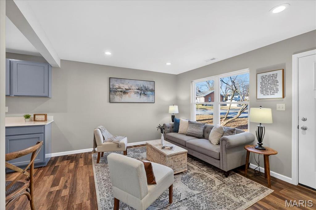 604 Harrison Street Florissant, MO 63031 - Photo 4 of 27