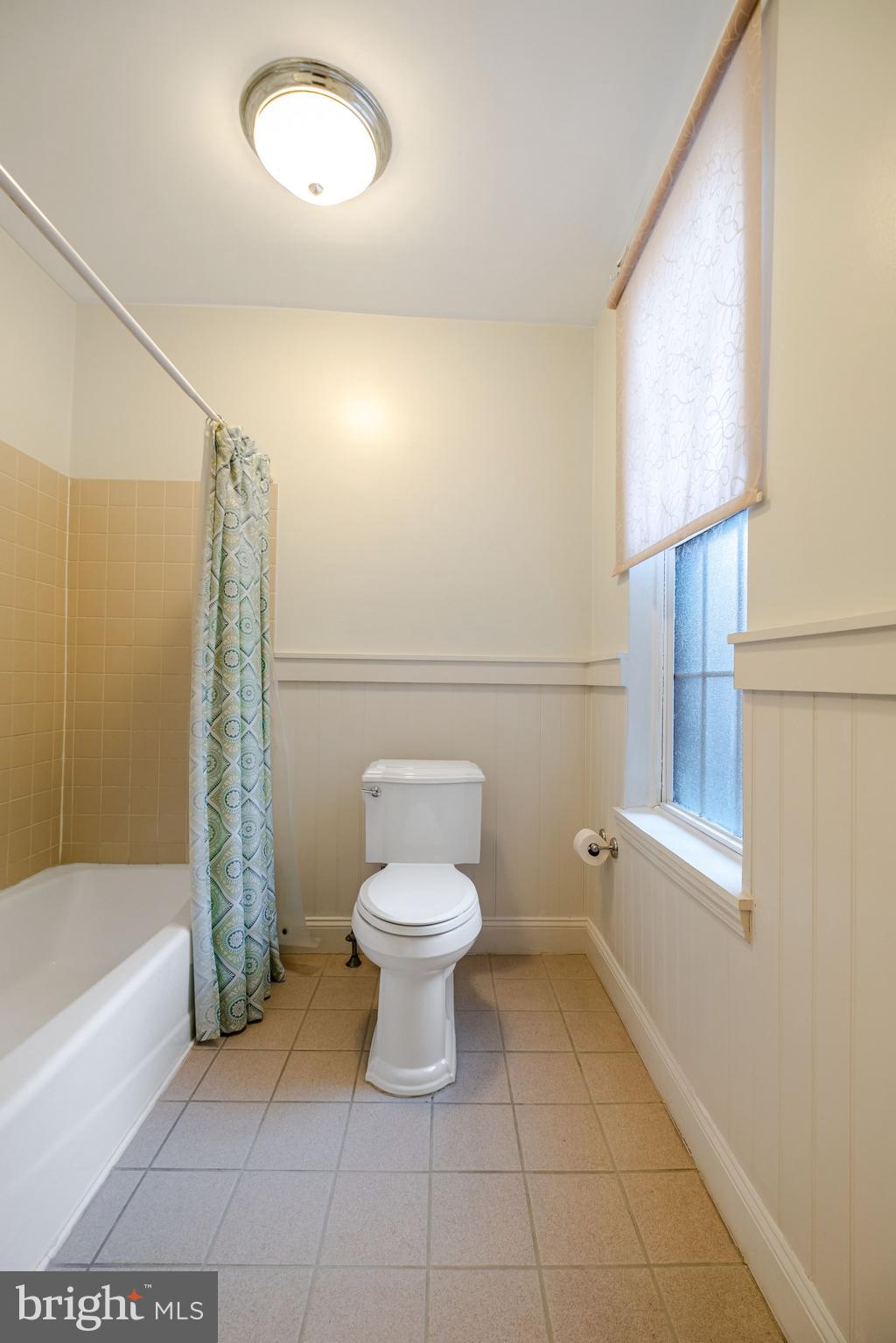 908 South Front Street Philadelphia, PA 19147 - Photo 23 of 27 a bathroom with a toilet and a shower
