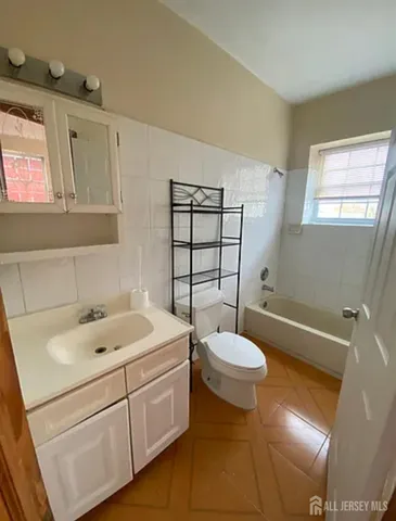 $2,300 | 98 Catalpa Avenue, Unit 2, Perth Amboy, NJ 08861