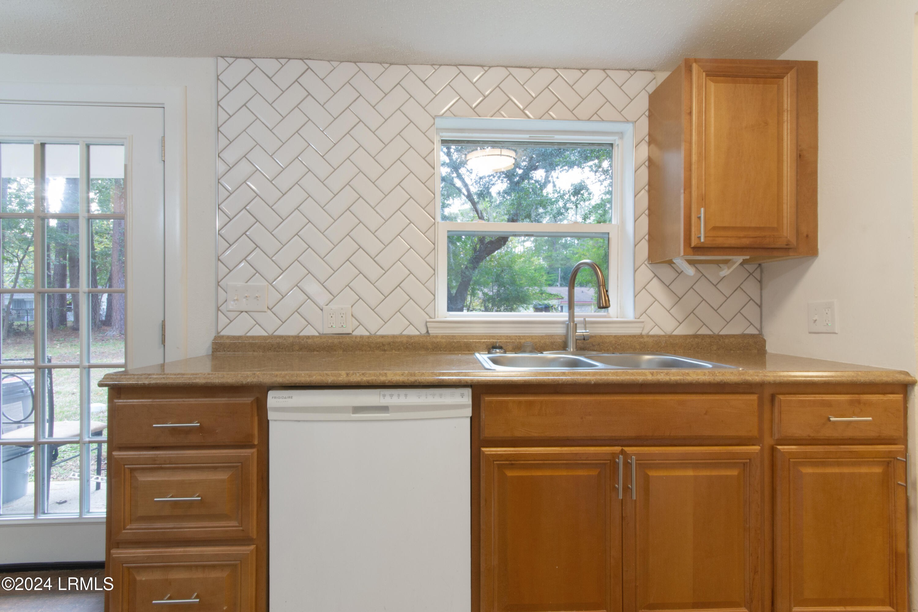 1012 State Rd S-7-466 Beaufort, SC 29906 - Photo 13 of 35 020-K--IMG_2166