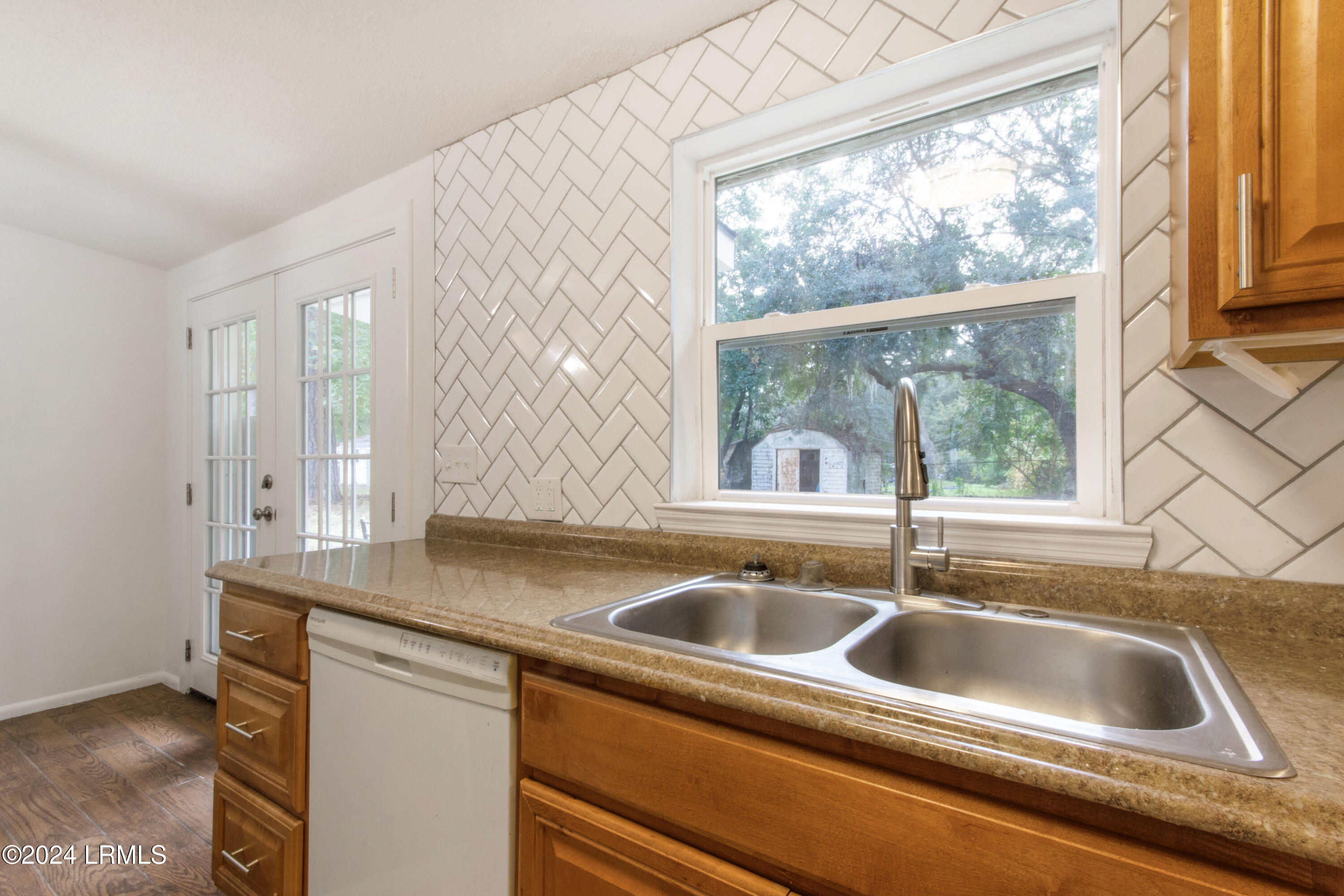 1012 State Rd S-7-466 Beaufort, SC 29906 - Photo 6 of 35 010--IMG_2175
