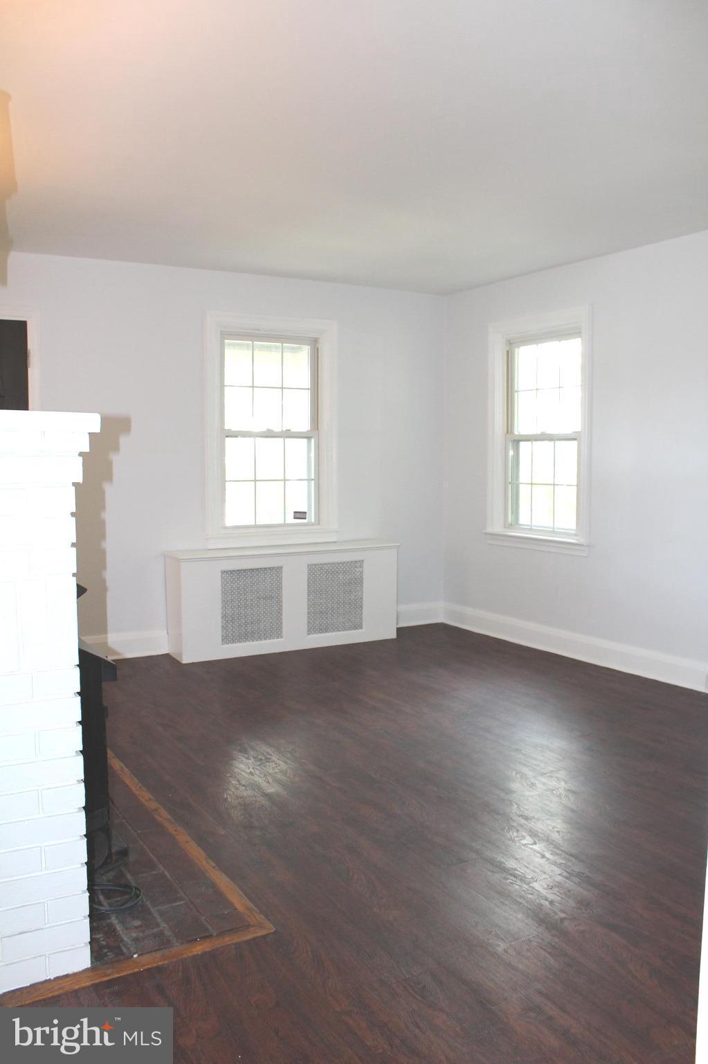 17 Summerfield Road Baltimore, MD 21207 - Photo 22 of 26 Living Room