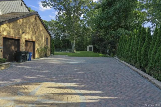 $1,988,000 | 258 Half Hollow Road, Dix Hills, NY 11746