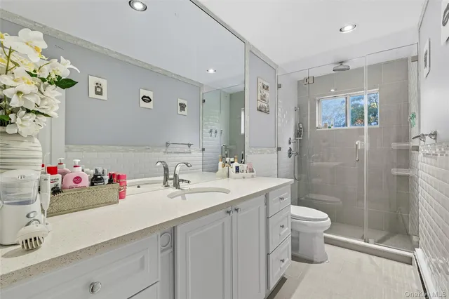 $1,988,000 | 258 Half Hollow Road, Dix Hills, NY 11746