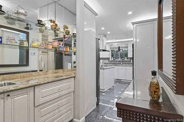 $1,988,000 | 258 Half Hollow Road, Dix Hills, NY 11746