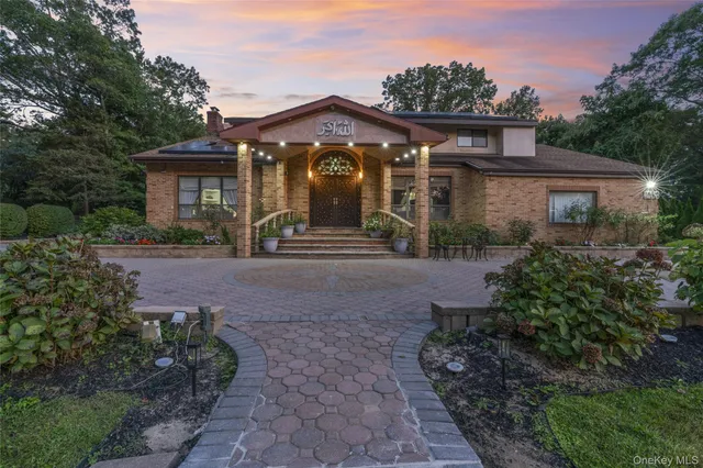 $1,988,000 | 258 Half Hollow Road, Dix Hills, NY 11746