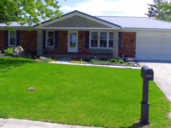 $369,900 | 125 Heather Hill Drive, Bellefontaine, OH 43311