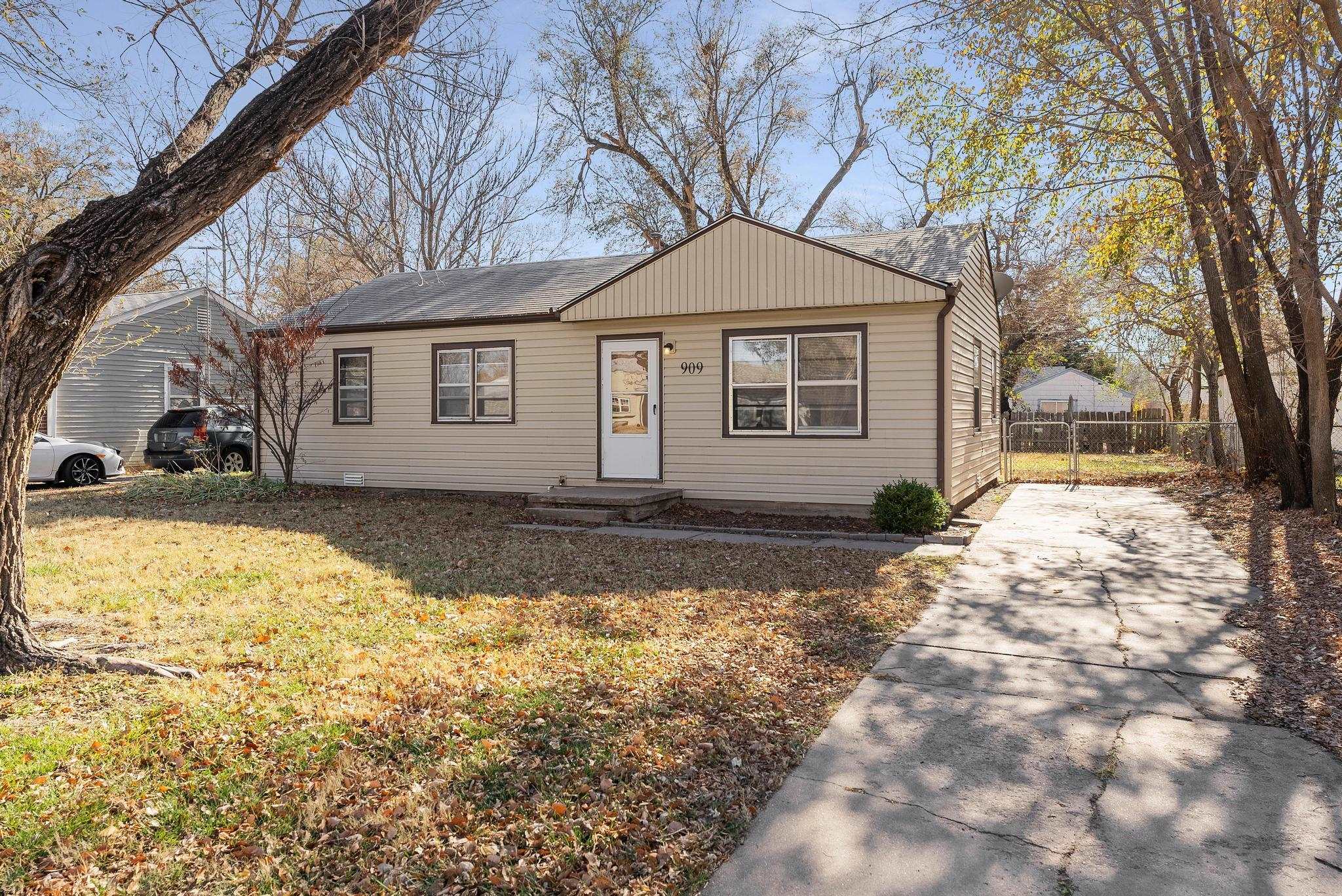 909 West Davis Drive Wichita, KS 67217 - Photo 1 of 22