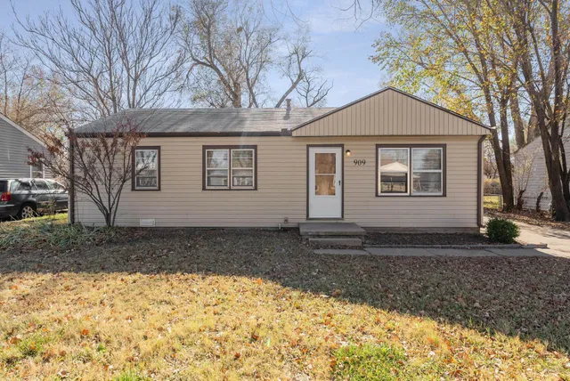 $99,900 | 909 West Davis Drive, Wichita, KS 67217