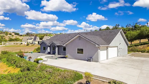 $1,225,000 | 32063 Anna Marie Lane, Bonsall, CA 92003
