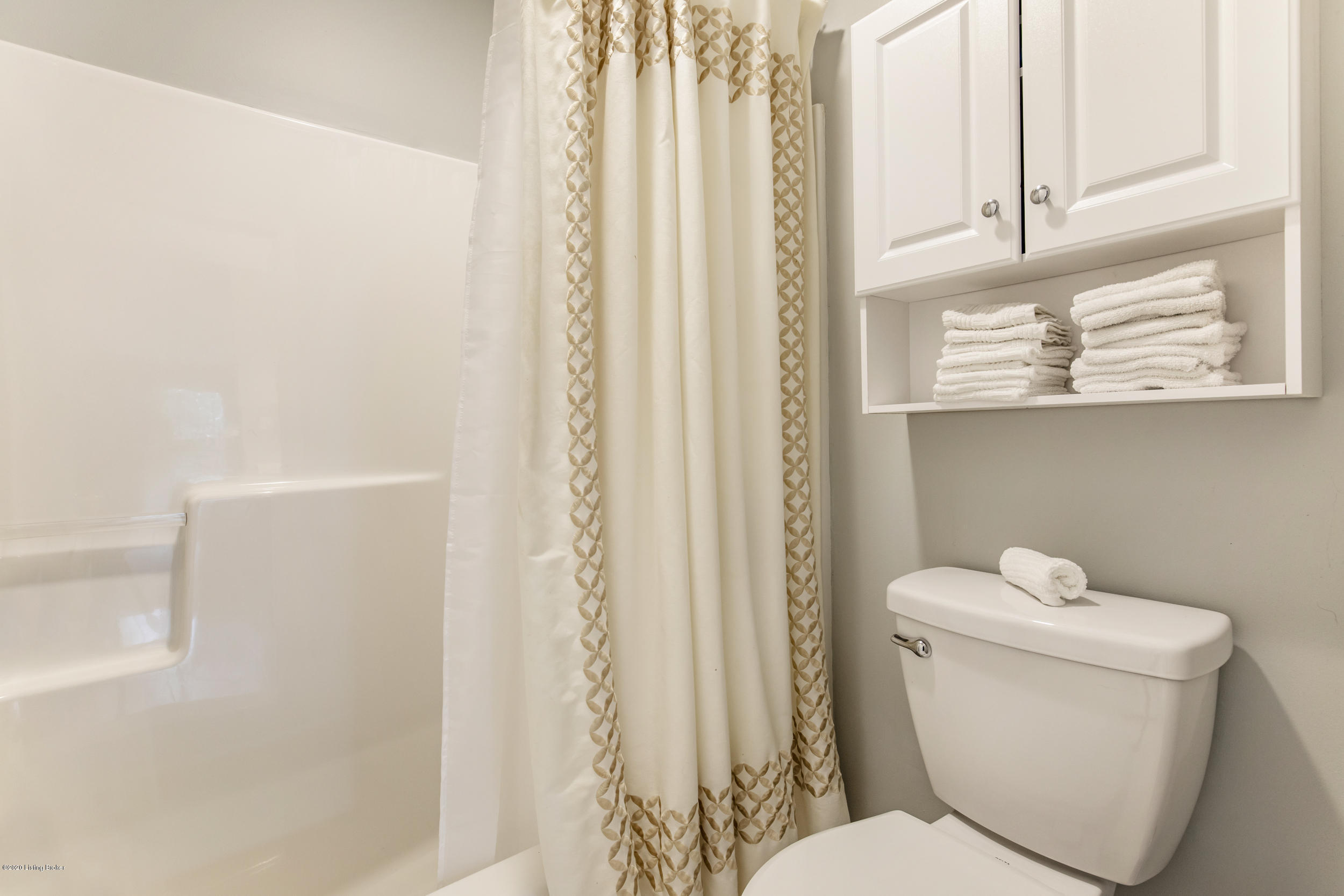 4202 Garden Ridge Road Crestwood, KY 40014 - Photo 28 of 45 27-master bath