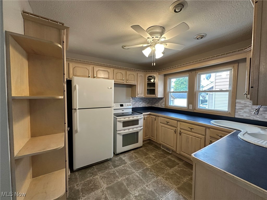 1111 Spring Road Cleveland, OH 44109 - Photo 4 of 18