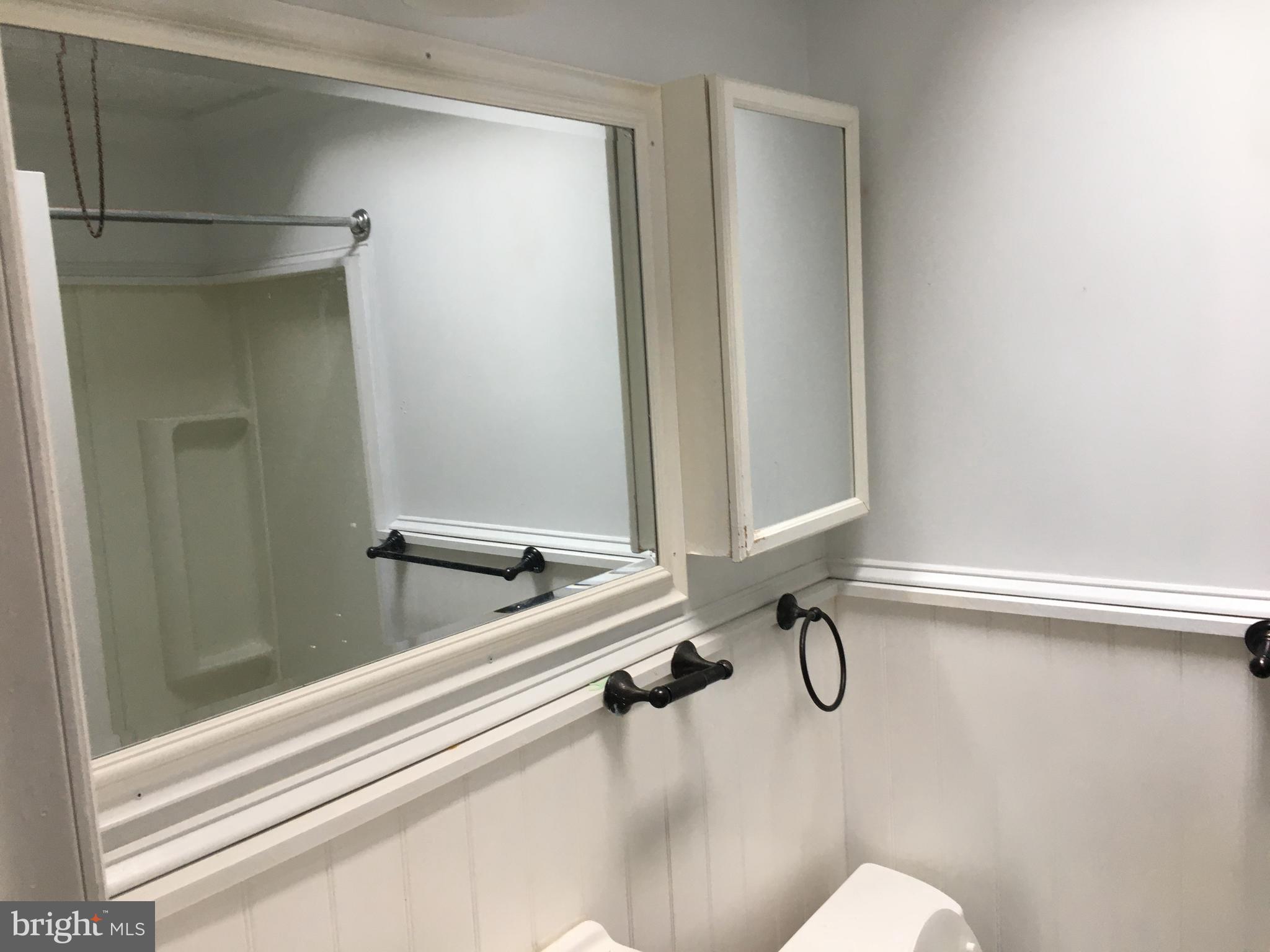 107 Spring Valley Road Darby, PA 19023 - Photo 23 of 45