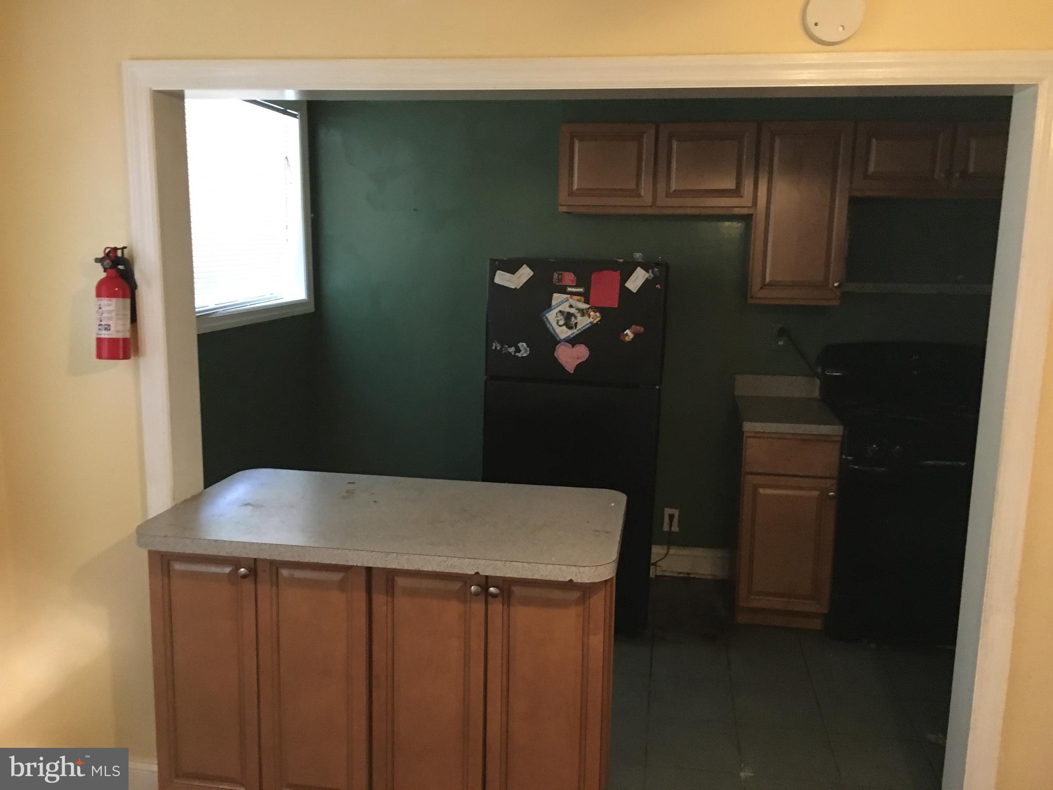 107 Spring Valley Road Darby, PA 19023 - Photo 9 of 45