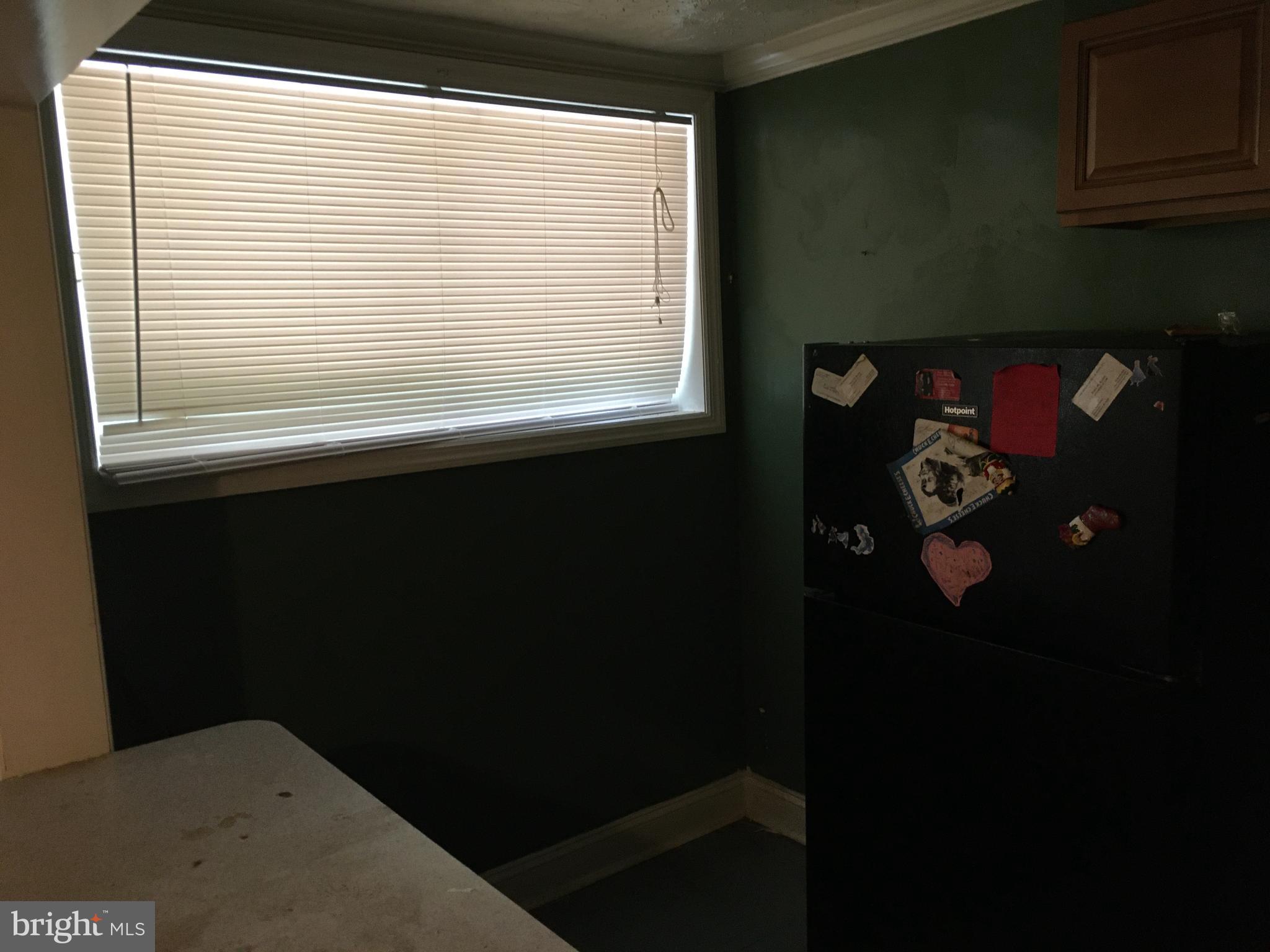 107 Spring Valley Road Darby, PA 19023 - Photo 10 of 45