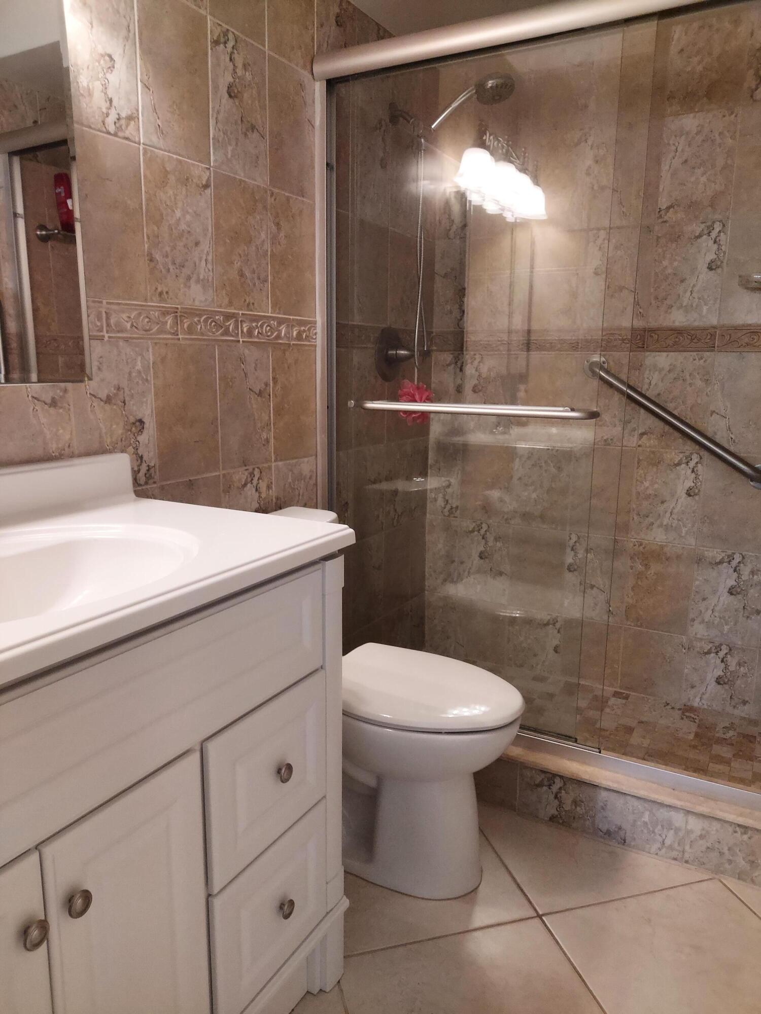 5505 North Ocean Boulevard, Unit 8102 Ocean Ridge, FL 33435 - Photo 8 of 10 Master Bathroom