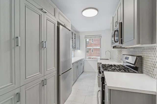 $839,000 | 475 FDR Drive, Unit L902 | Lower East Side