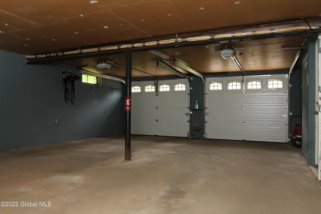 $2,800 | 73 Birchwood Lane, Colonie, NY 12309