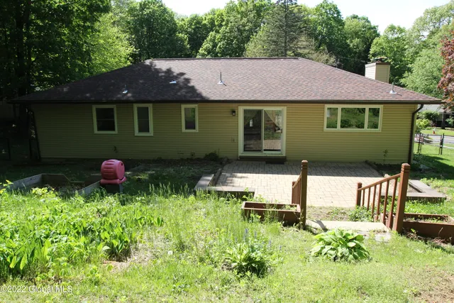 $2,800 | 73 Birchwood Lane, Colonie, NY 12309