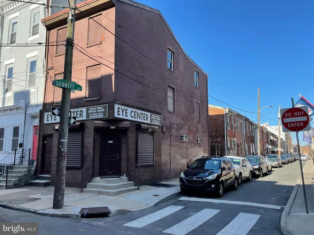 a car parked in front of a building