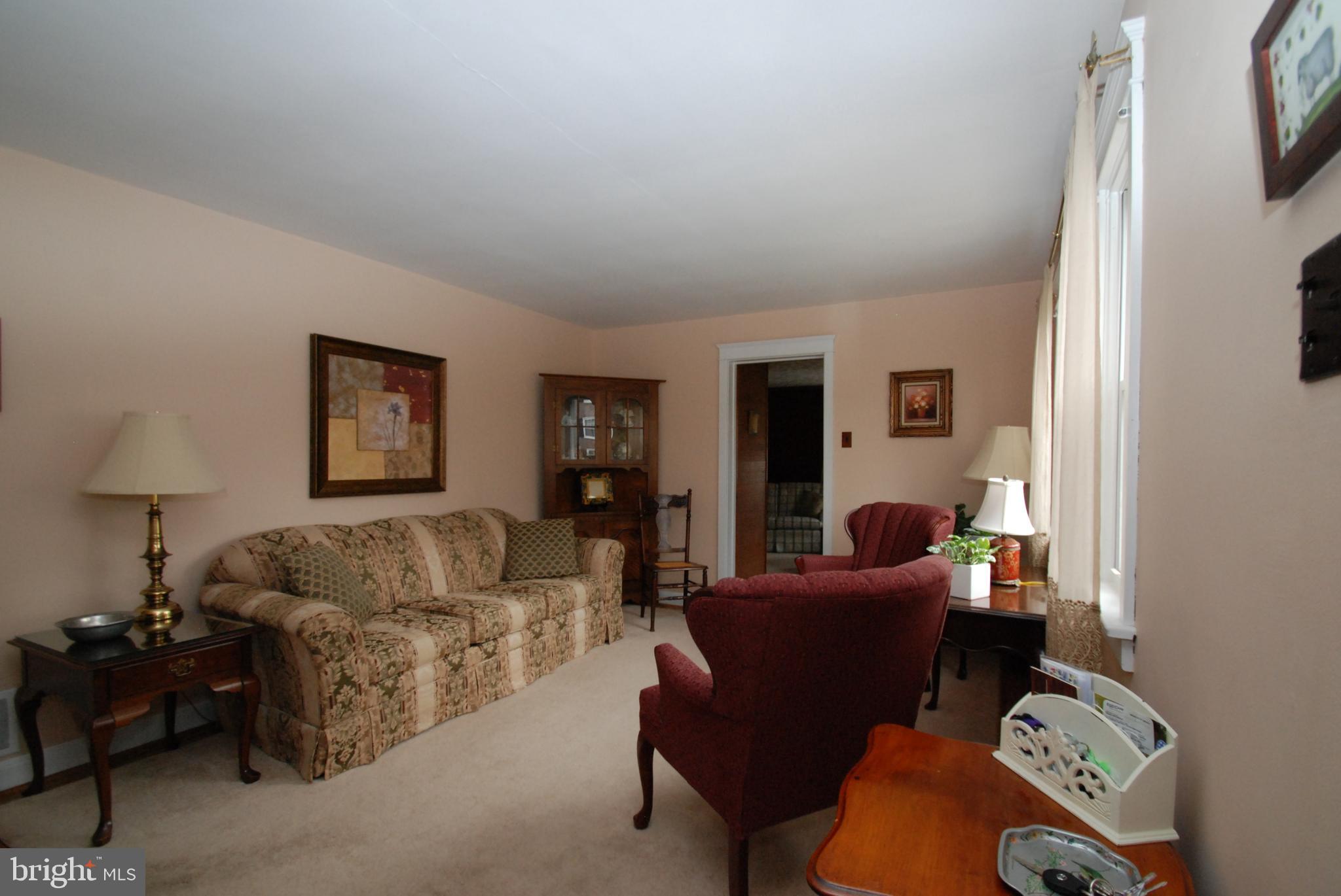 206 Highland Road Pottstown, PA 19464 - Photo 2 of 27 Gallery Image 2