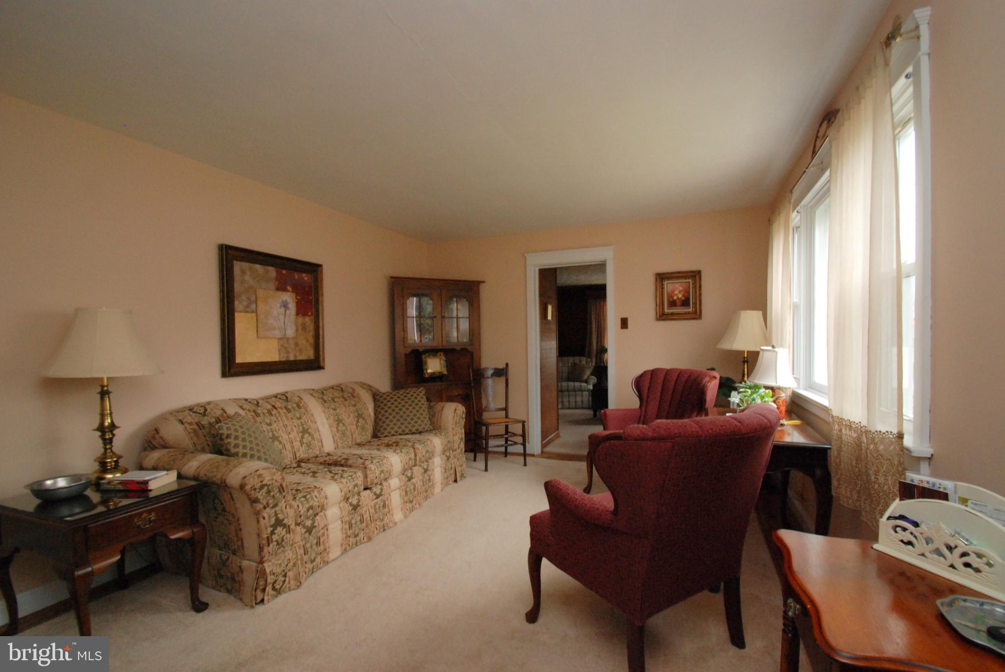 206 Highland Road Pottstown, PA 19464 - Photo 5 of 27 Gallery Image 5